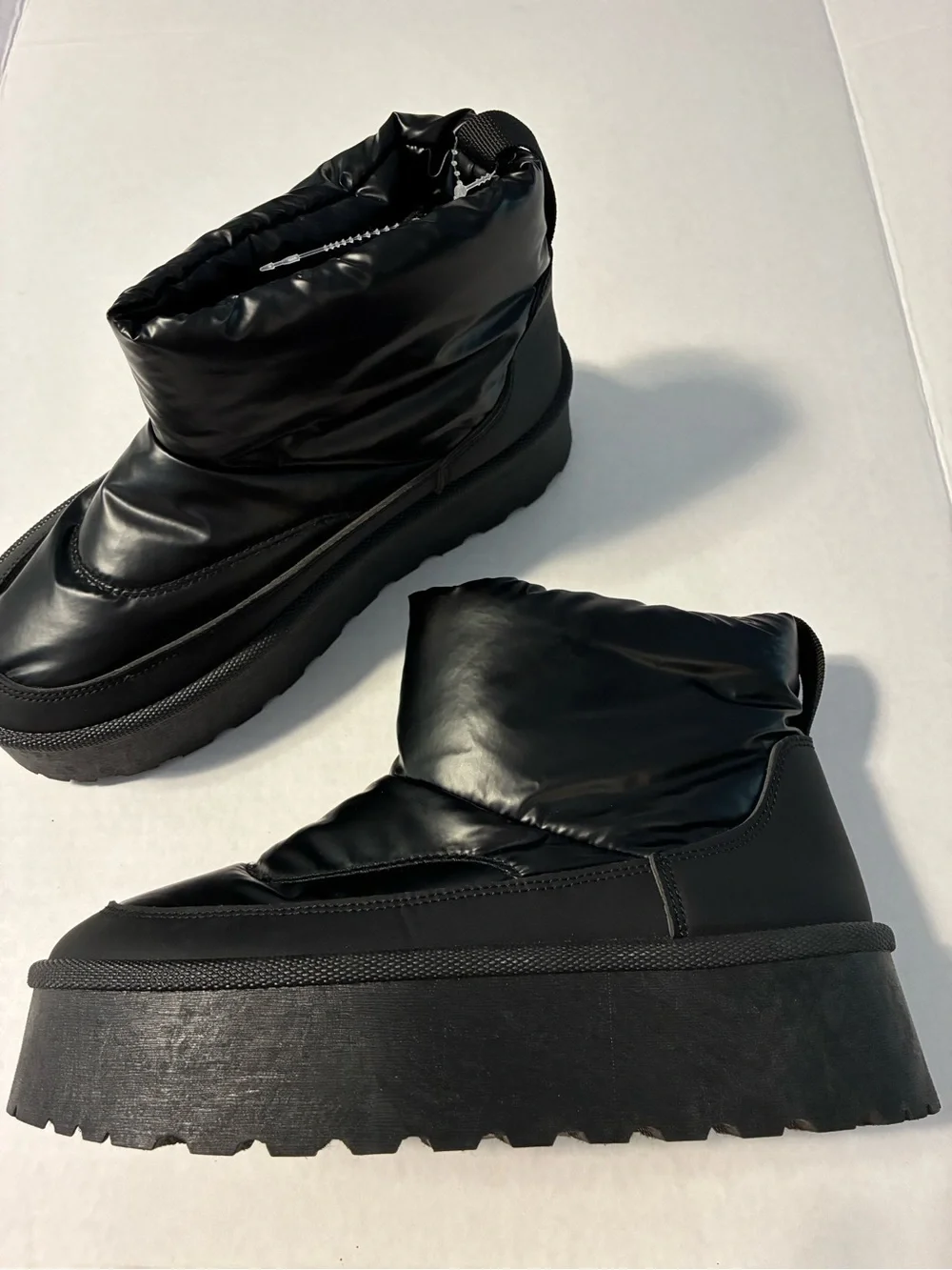 Charlotte Russe Black Puffer Platform Ankle Boots Booties Women’s size 9